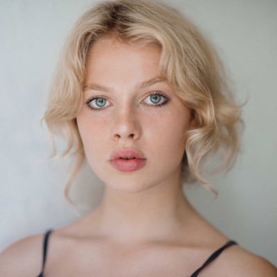 Ella Newton (herečka) Wiki, Životopis, Vek, Výška, Hmotnosť, Priateľ, Čistá hodnota, Fakty
