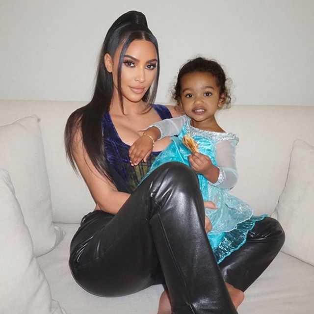 North West (κόρη της Kim Kardashian) Wiki, βιογραφικό, ηλικία, ύψος, βάρος, γονείς, οικογένεια, καθαρή αξία, γεγονότα